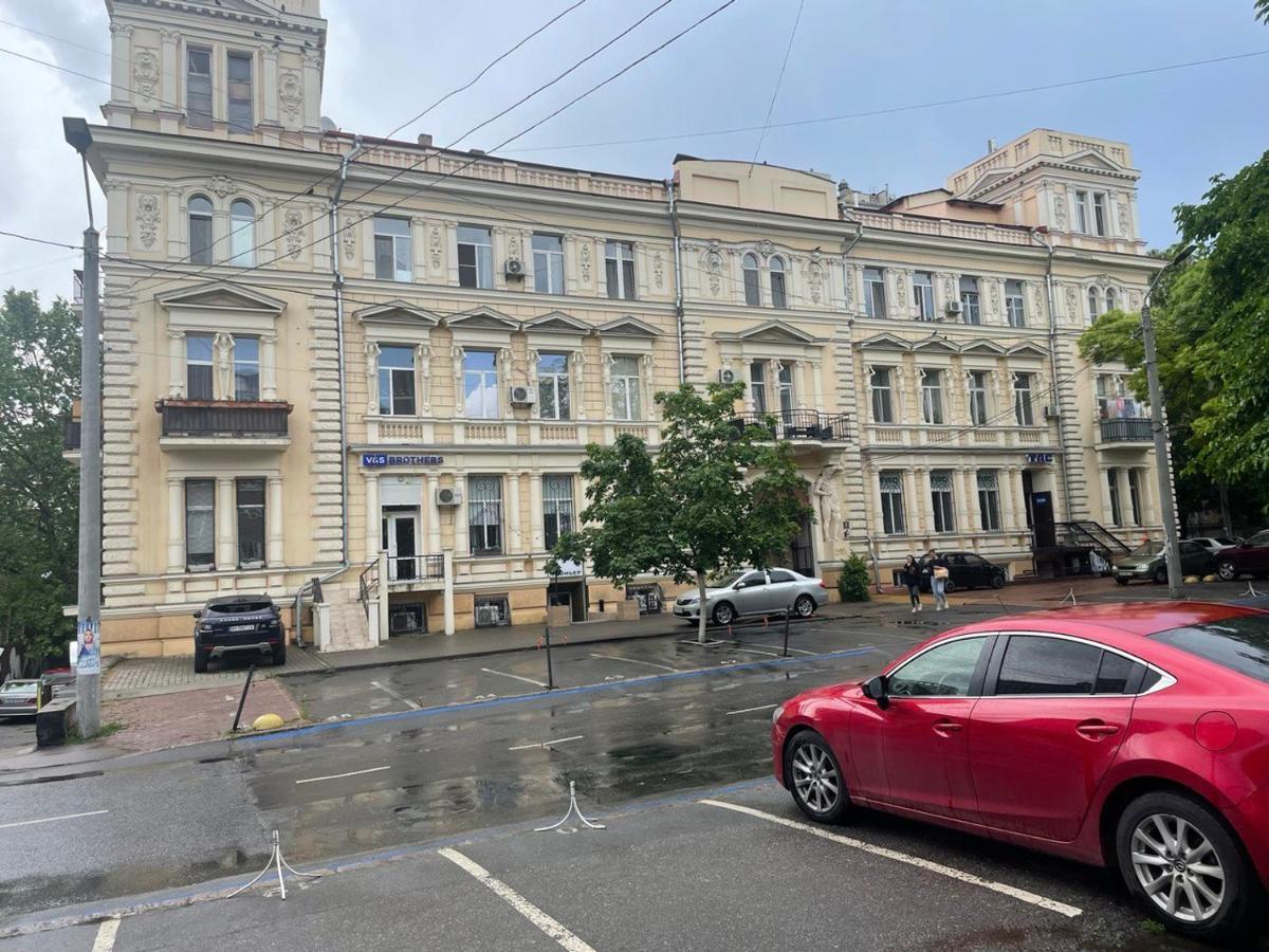 Apartments Odesa Exterior photo